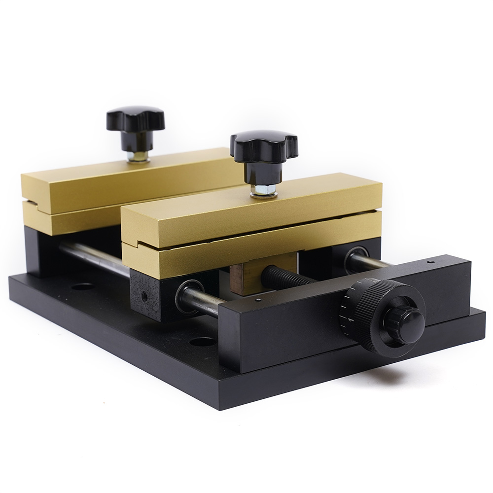 Industrial Laser Engraver - อุปกรณ์ยึดจับสำหรับเครื่องตัดเลเซอร์ แกะสลัก และมาร์กกิ้ง ทำจากอะลูมิเนียมอัลลอยด์ชุบอโนไดซ์ พร้อมตัวหนีบเลื่อนแบบยึดด้านเดียว มีรูยึดแบบ